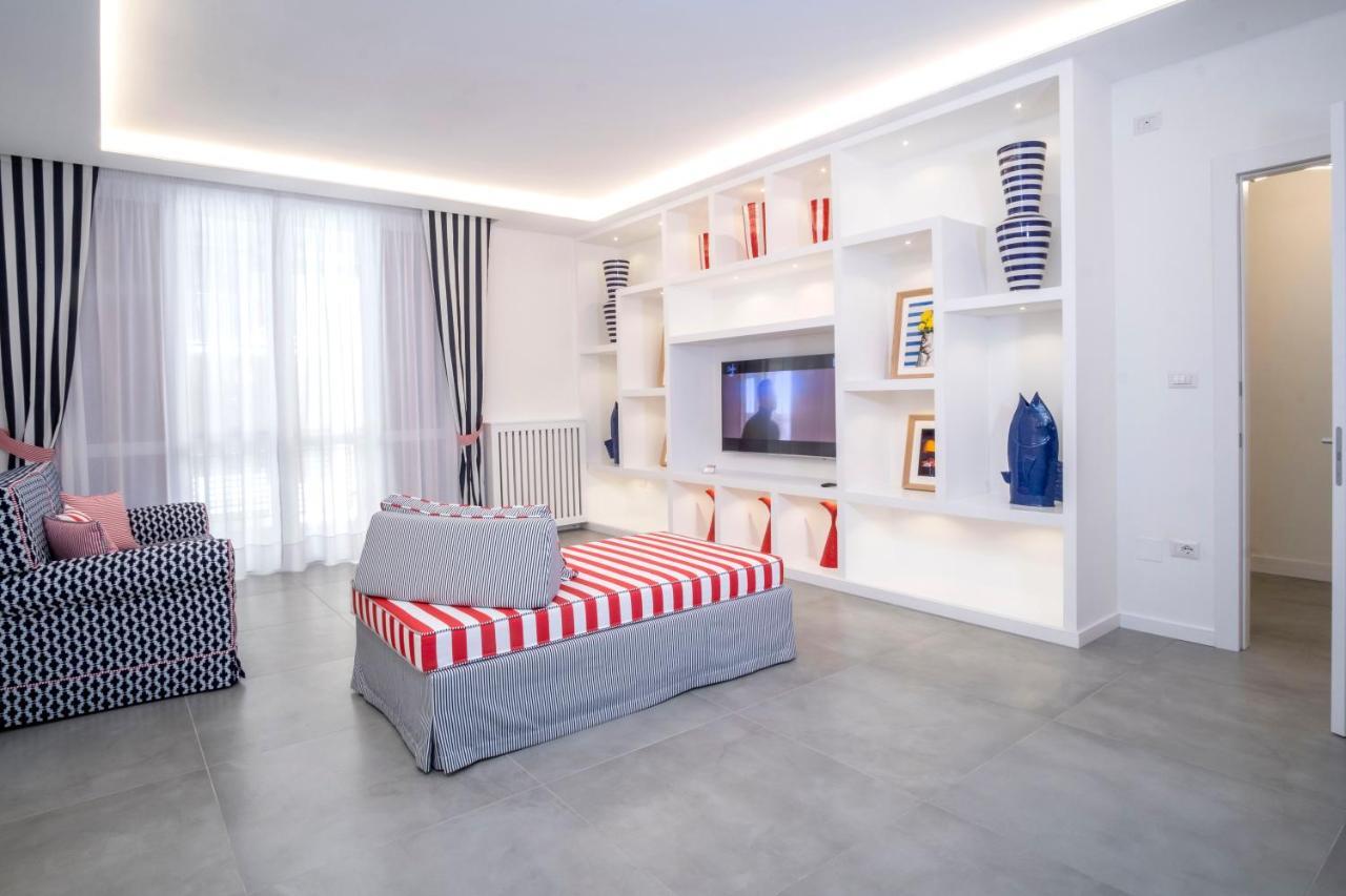 Yourhome - Unica Luxury Apartment 卡斯特拉玛雷帝斯达比亚 外观 照片